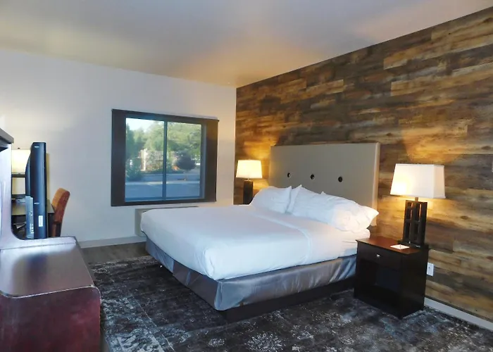 Greentree & Hotel 2*