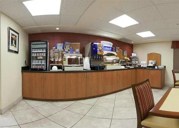 Greentree & Hotel 2*